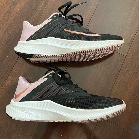 EUC - Nike Quest 3 Womens Mesh Workout Running Shoes Size 6 / Girls 4.5 - Picture 4 of 7